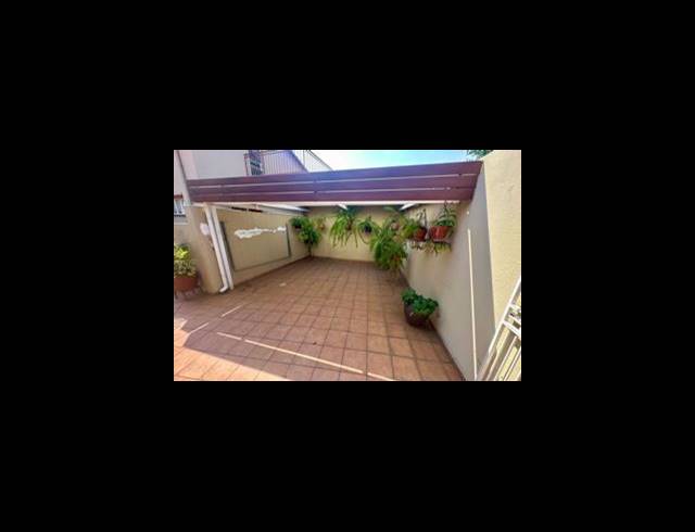 2 BEDROOM TOWNHOUSE FOR SALE IN MULBARTON